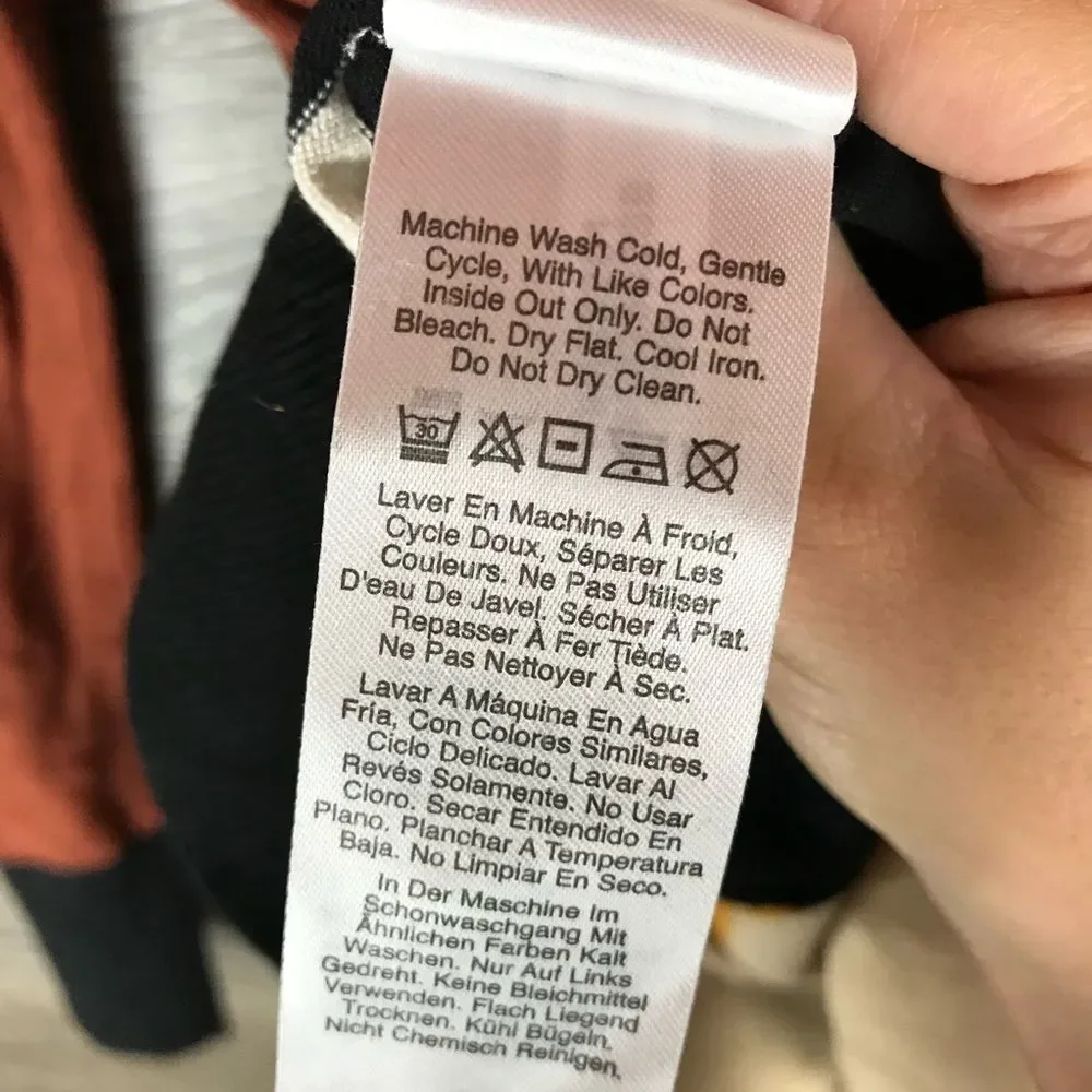 DKNY Crewneck Pullover NWT - Picture 8 of 8